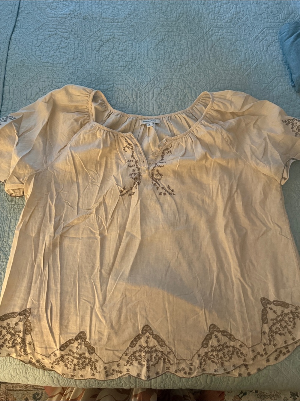 Banana Republic Cream Short-Sleeve Embroidered Peasant Top